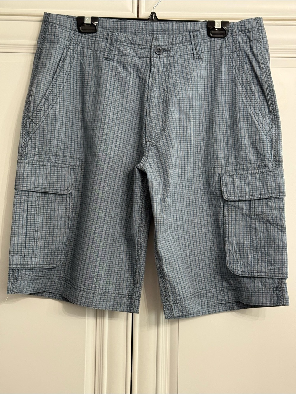 Roots 73 Men's Size 36 Light Blue Plaid Cargo Shorts 100% Cotton Like New!